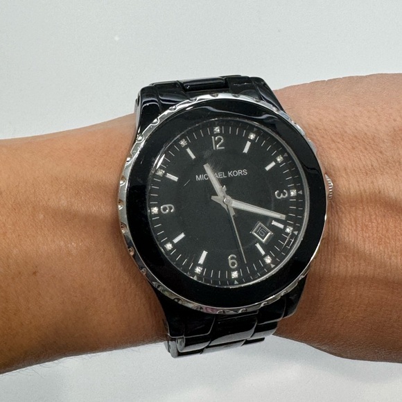 Black and Silver Michael Kors Watch - Picture 3 of 7